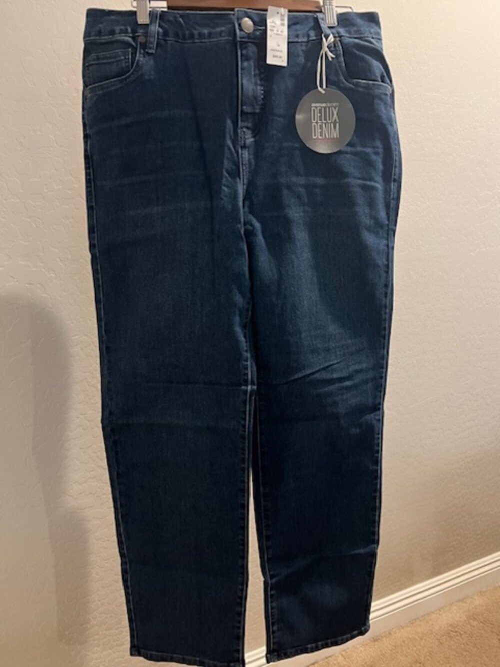 Avenue Women's Jeans Size 16A NWT Stretch Straight Leg